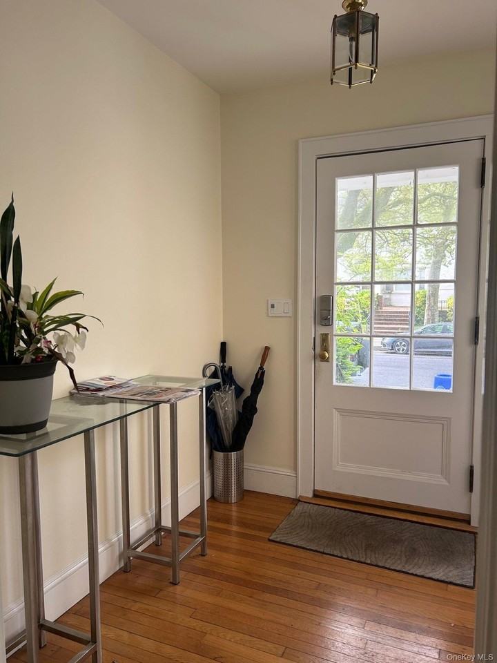 23 W Walnut St - Photo 4 of 34