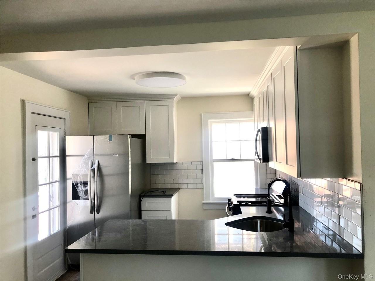 23 W Walnut St - Photo 7 of 34