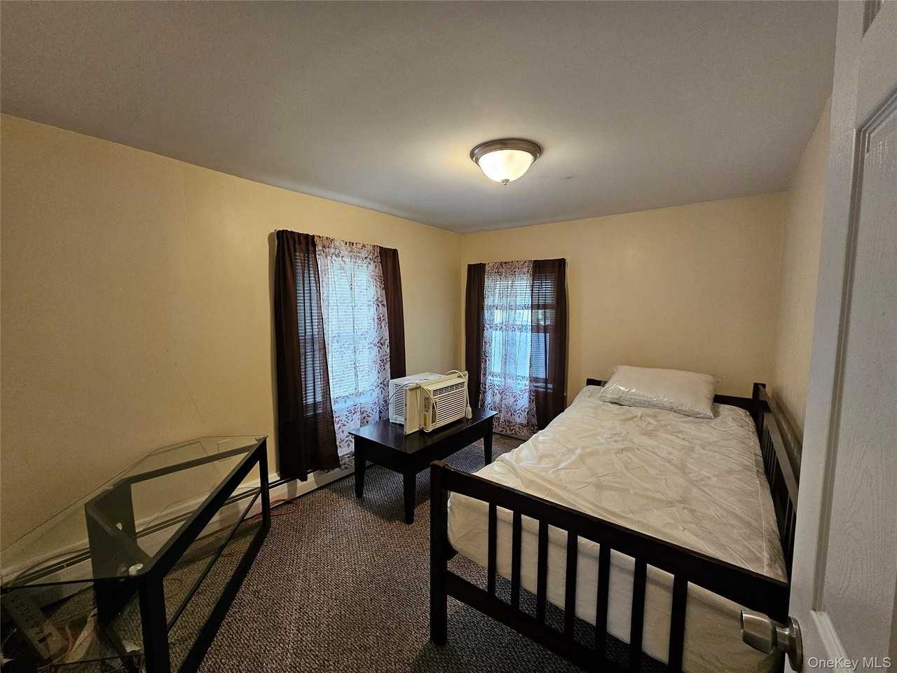 49 Beacon St - Photo 4 of 19