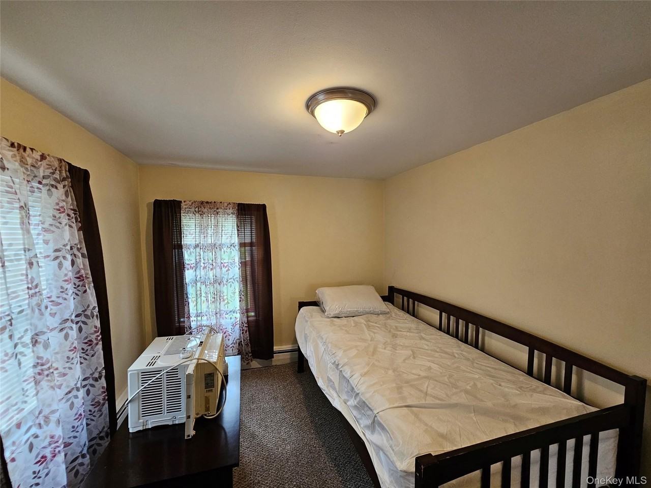 49 Beacon St - Photo 5 of 19