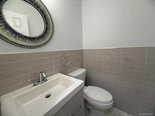 71 Orchard St - Photo 7 of 15