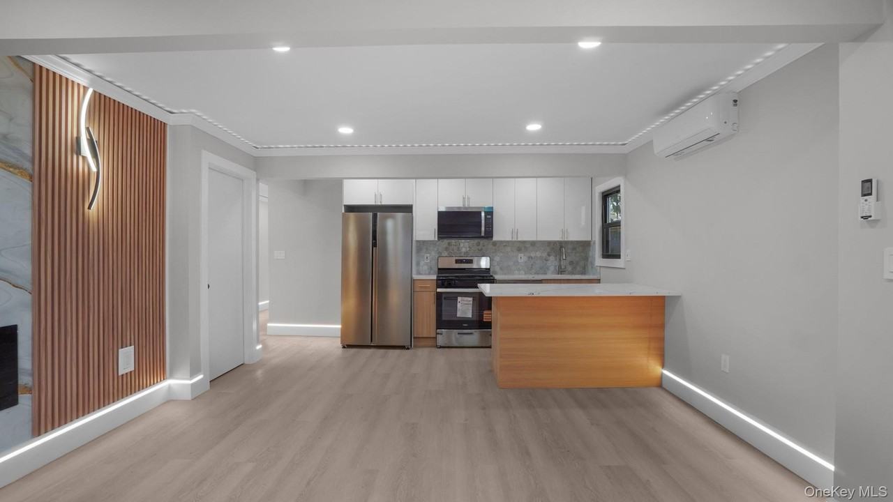 11516 199th St - Photo 4 of 15