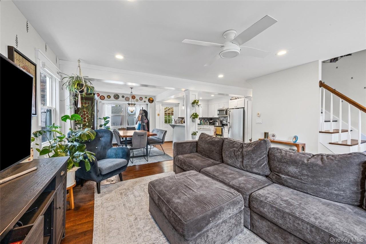 25 E Shore Dr - Photo 5 of 27