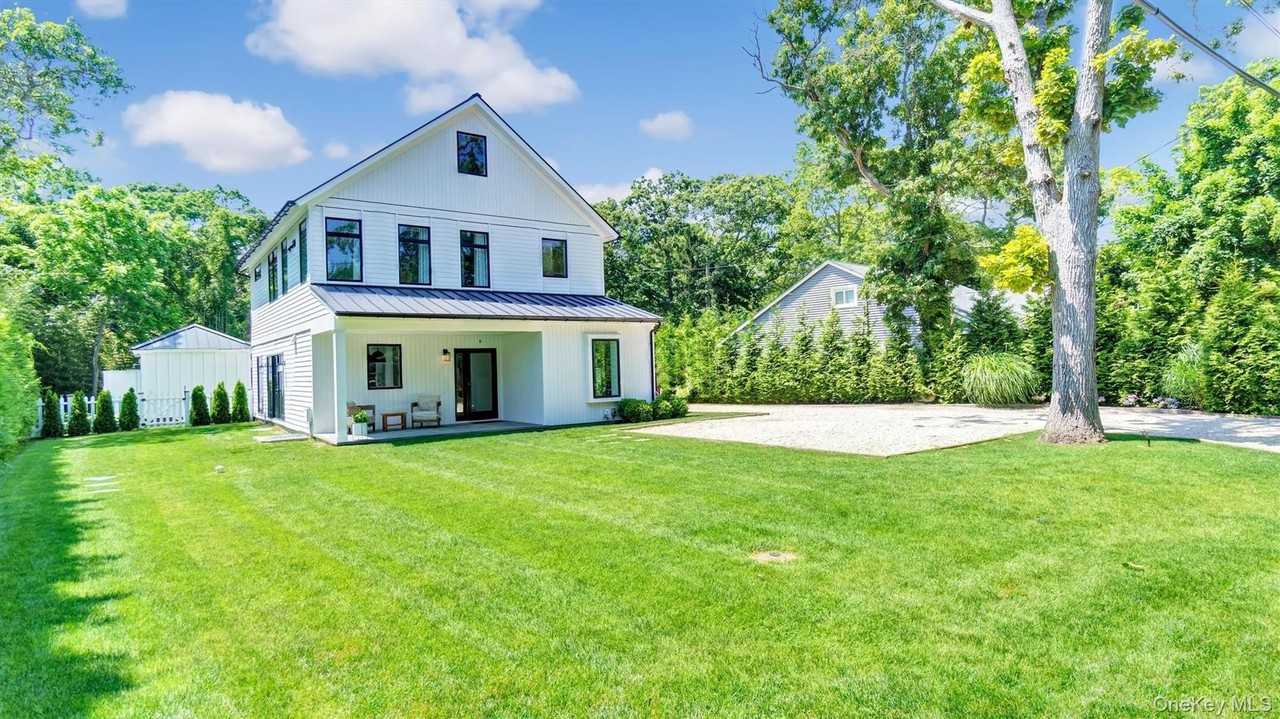37 Wakeman Rd - Photo 3 of 23