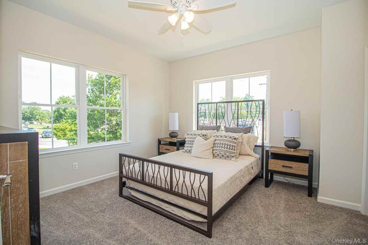 408 Ashley Court Avenue - Photo 3 of 23