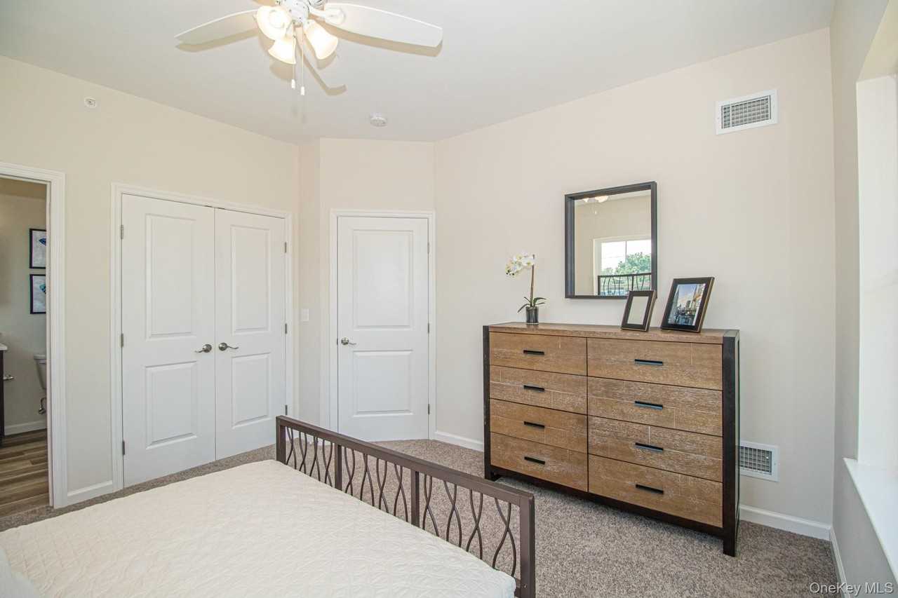 408 Ashley Court Avenue - Photo 6 of 23