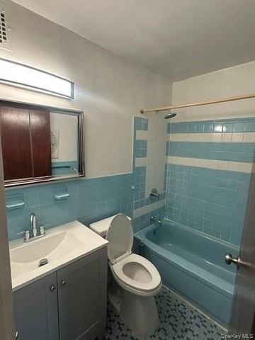 3029 70th St #2ndFL - Photo 7 of 16