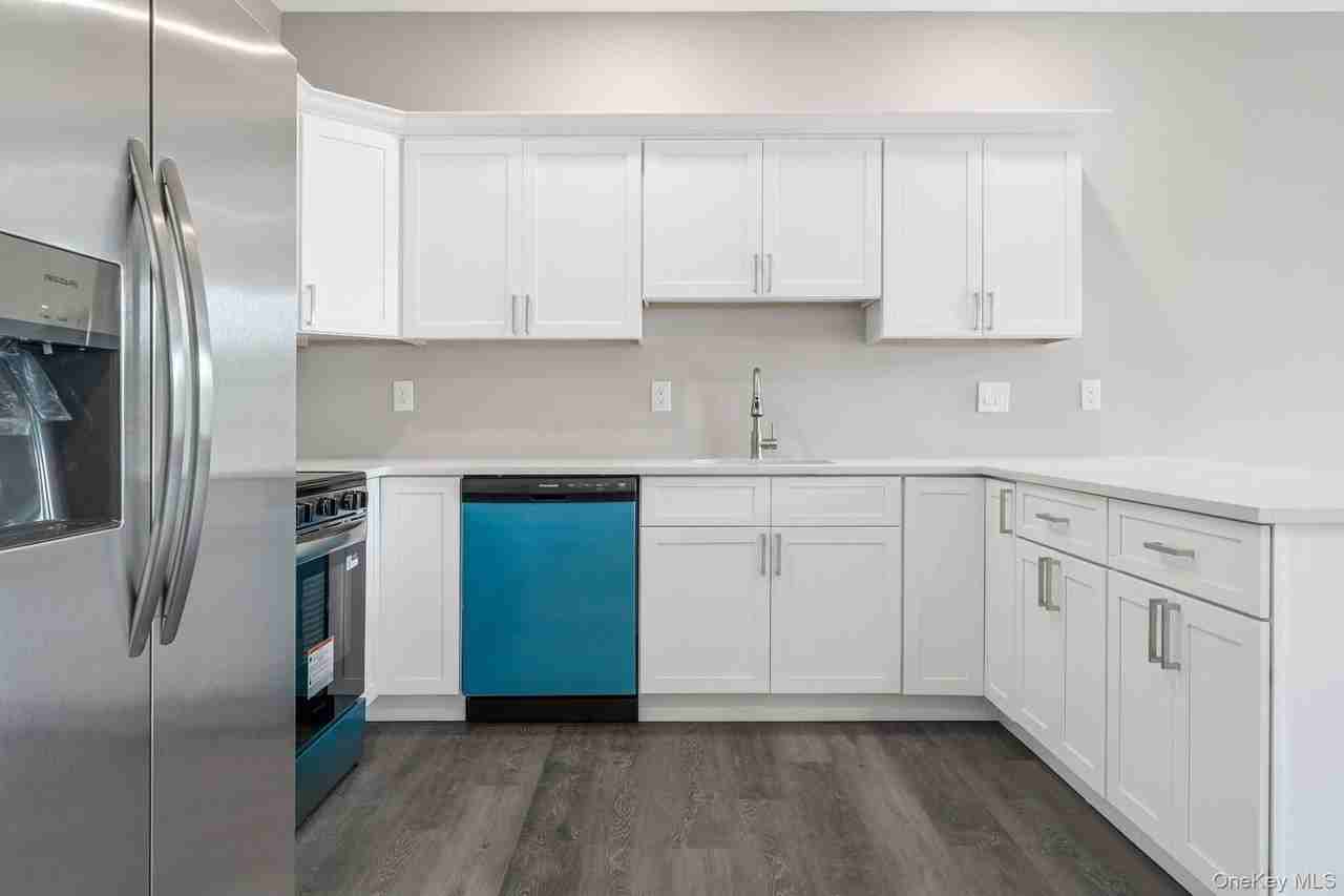 153 Greenwich Ave #303 - Photo 6 of 28