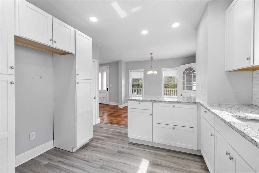 117 Gorham St - Photo 4 of 23