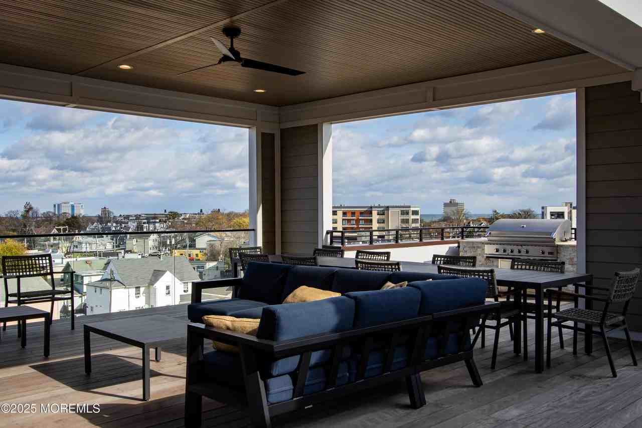272 Willow Ave #403B