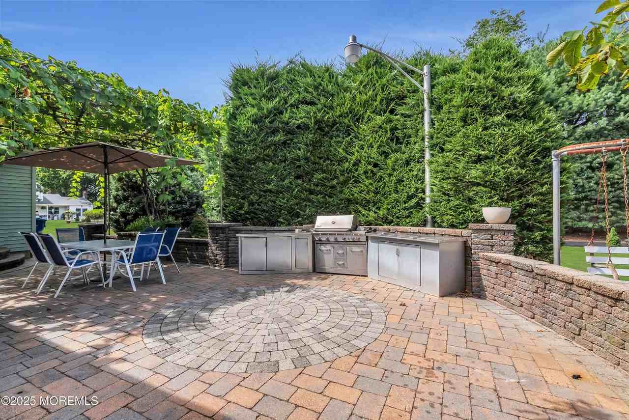 29 Woodrow St - Photo 4 of 42