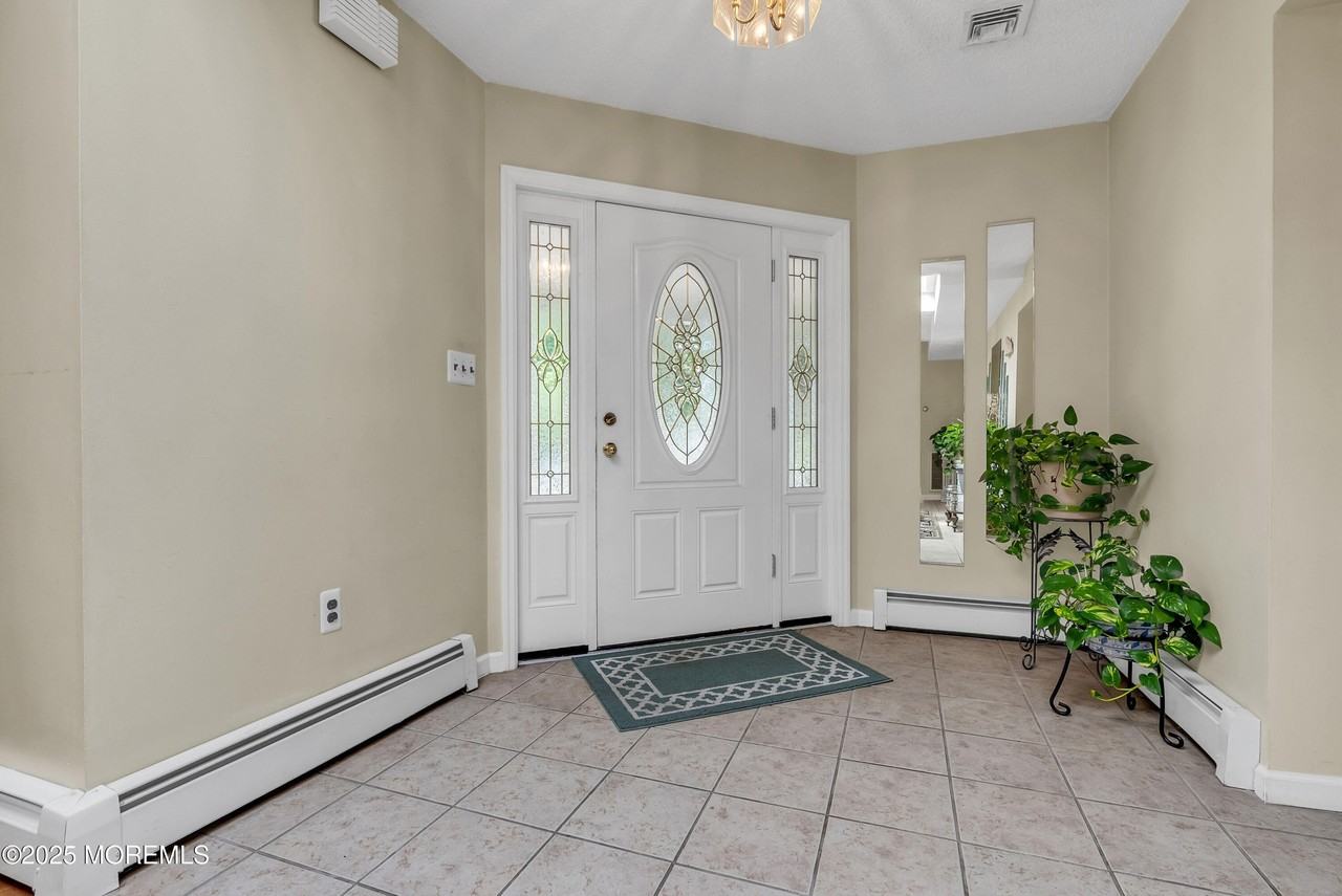 29 Woodrow St - Photo 7 of 42