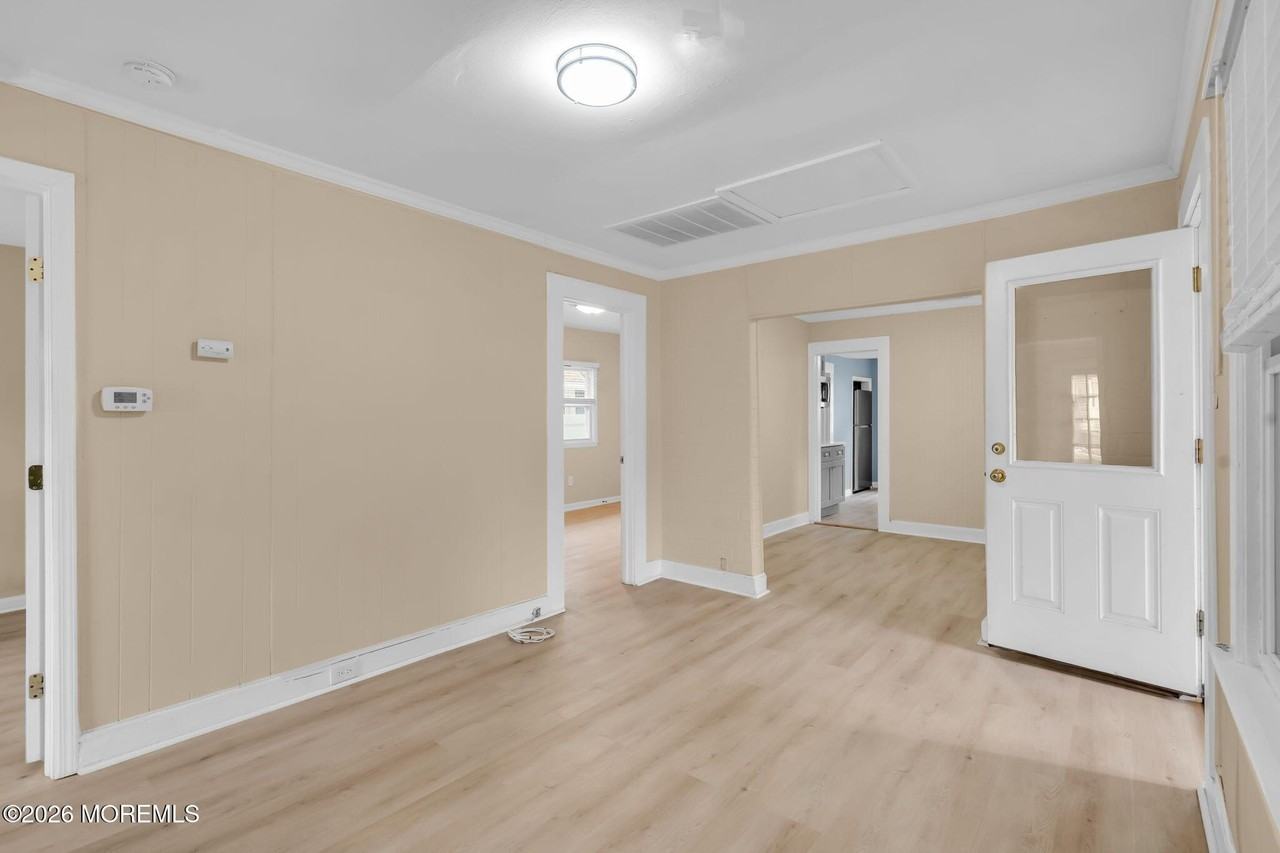 1800 Pine Ter - Photo 5 of 16