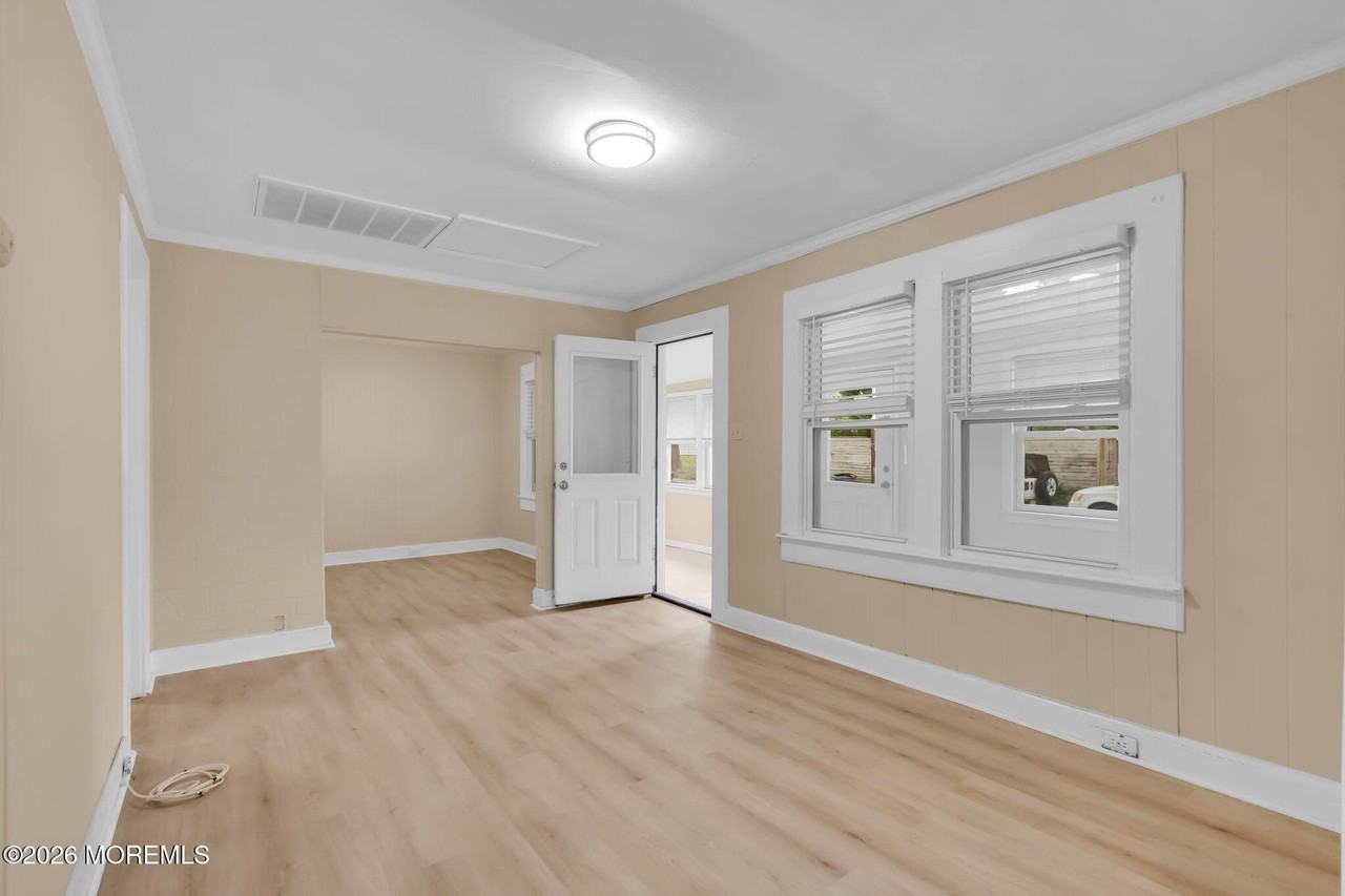 1800 Pine Ter - Photo 7 of 16
