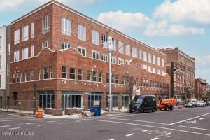 featured image of 527 Bangs Ave #214