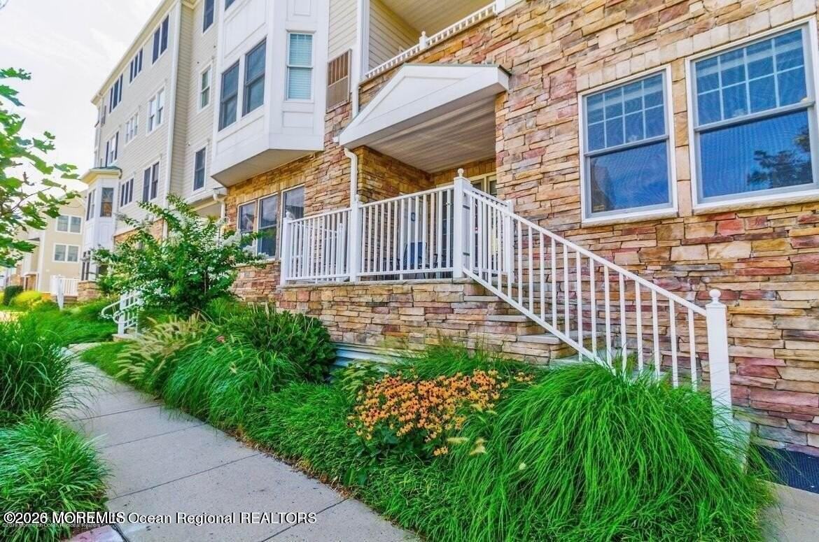 22 Cooper Ave #110 - Photo 2 of 16