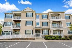featured image of 624 Sloan Ct #624