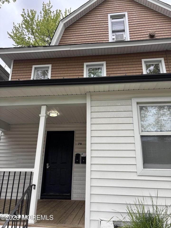 711 3rd Ave #2 - Photo 2 of 4