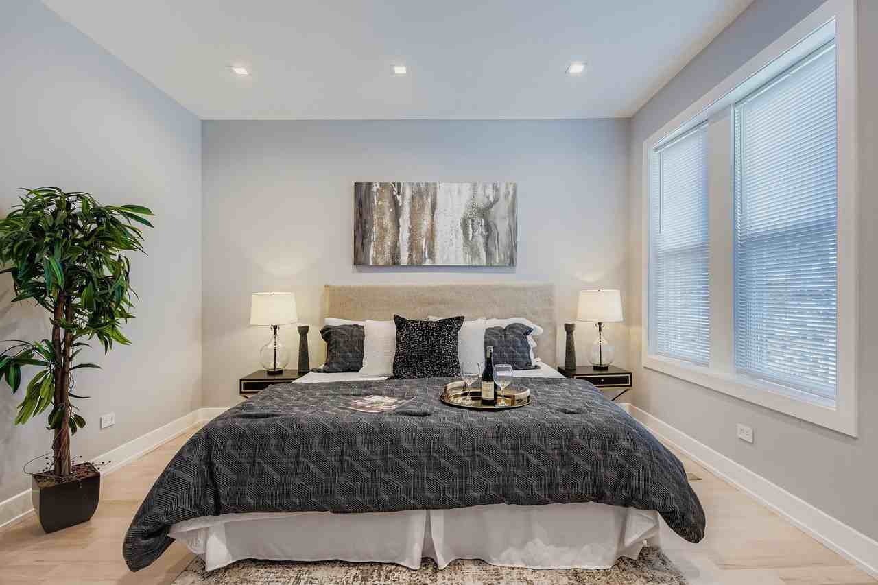 6540 S Ingleside Ave - Photo 7 of 20