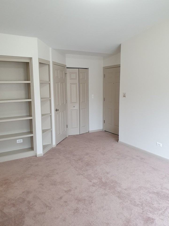 1103 Stratford Ct #D - Photo 5 of 14