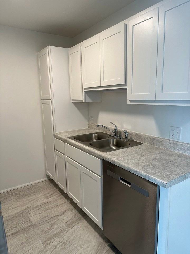 15B E Dundee Quarter Dr #301 - Photo 5 of 14