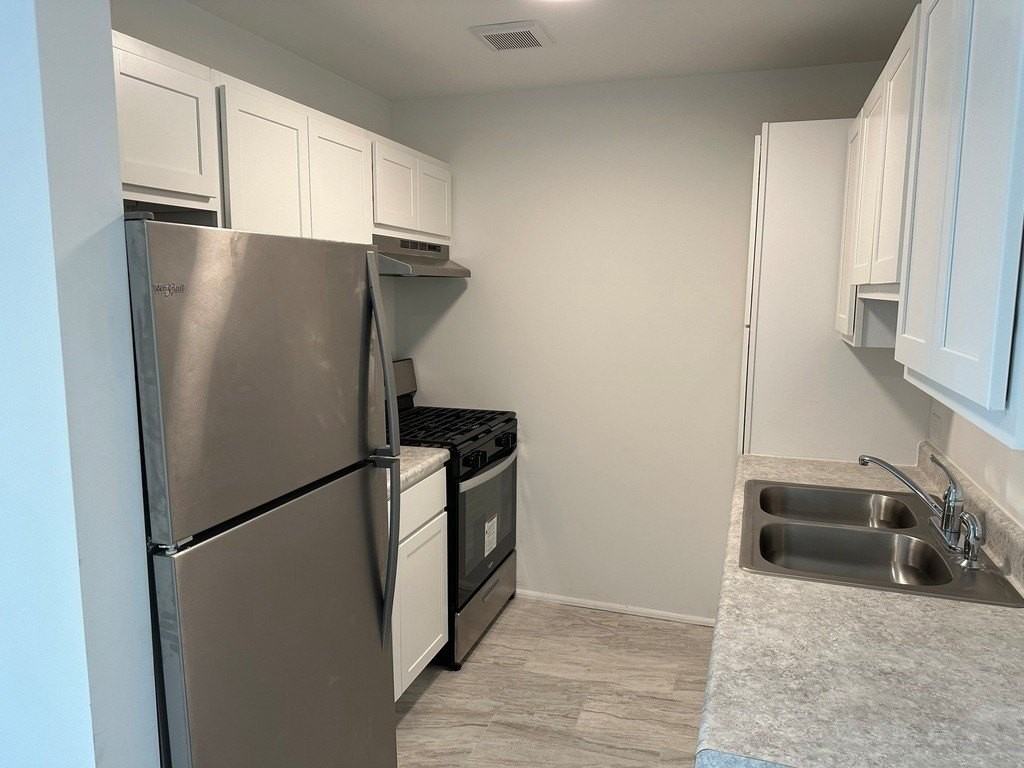 15B E Dundee Quarter Dr #301 - Photo 6 of 14