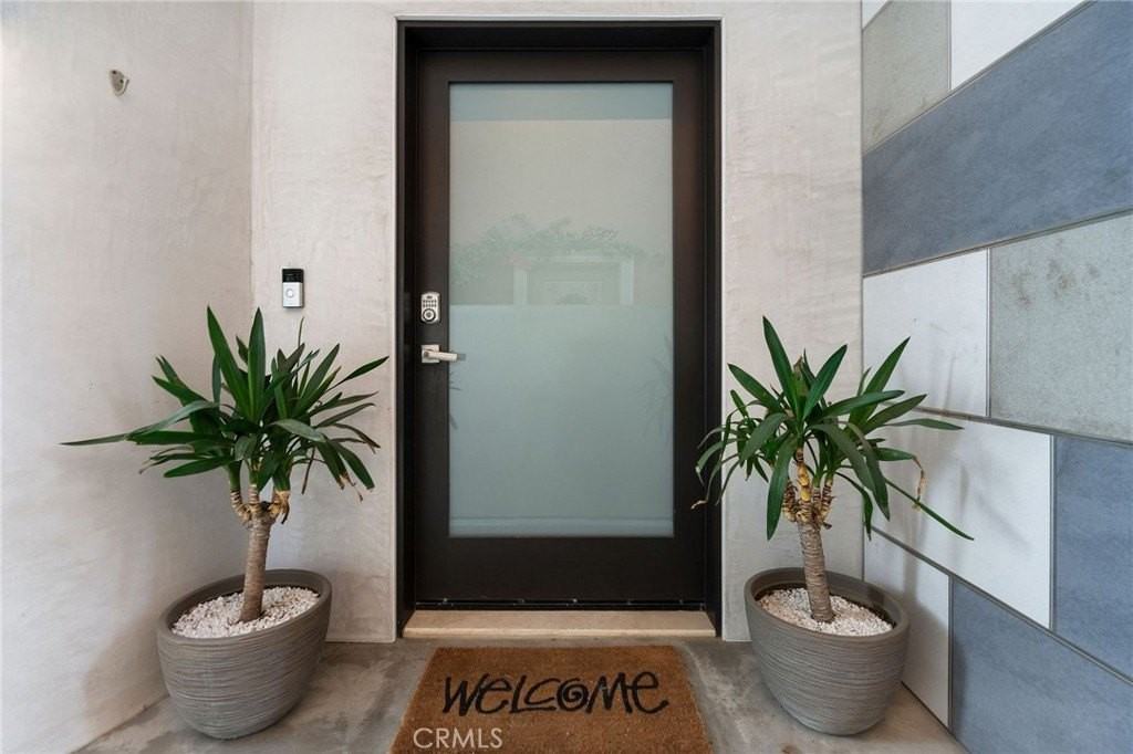 73B Surfside Ave - Photo 4 of 40