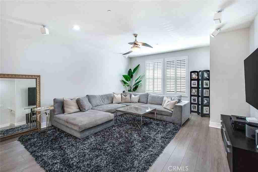 10 Brownstone Way - Photo 3 of 36