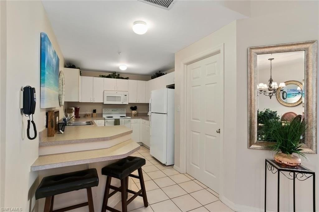 519 Roma Ct #306 - Photo 5 of 15