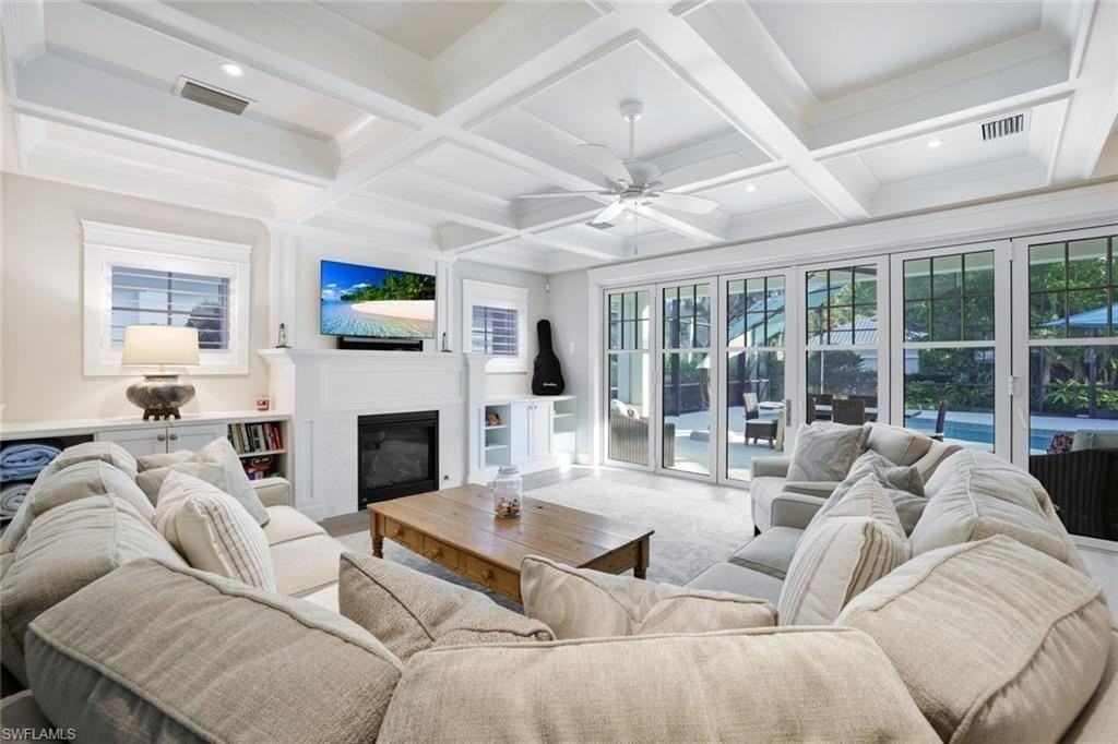 444 2nd Ave N - Photo 3 of 24