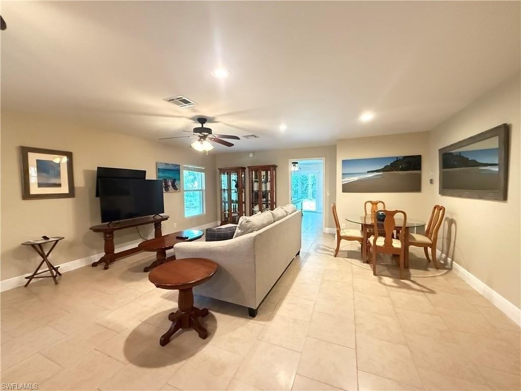 6140 Standing Oaks Ln - Photo 3 of 14