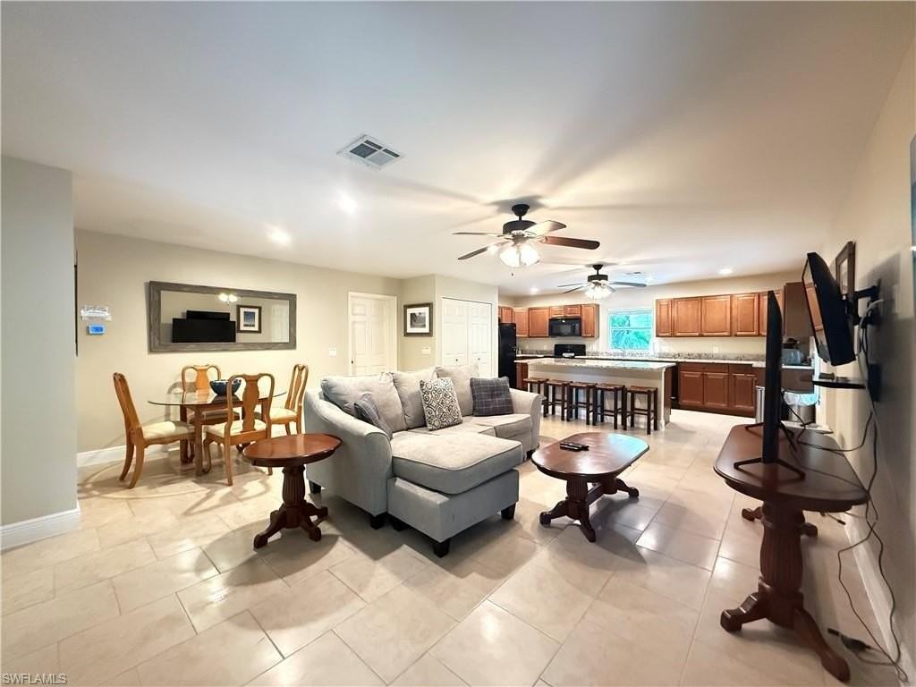 6140 Standing Oaks Ln - Photo 5 of 14