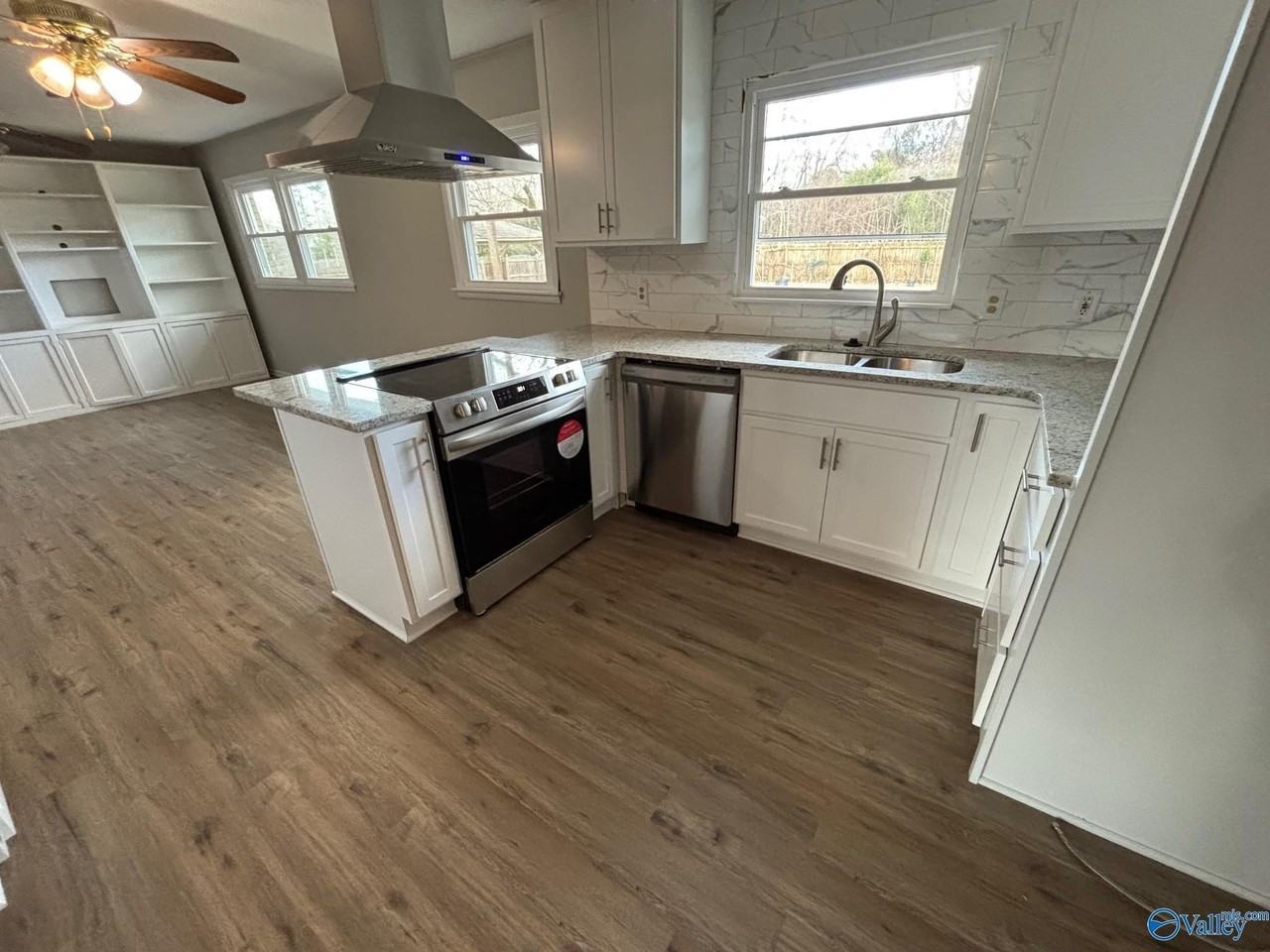 11209 Maplecrest Dr Se - Photo 5 of 22