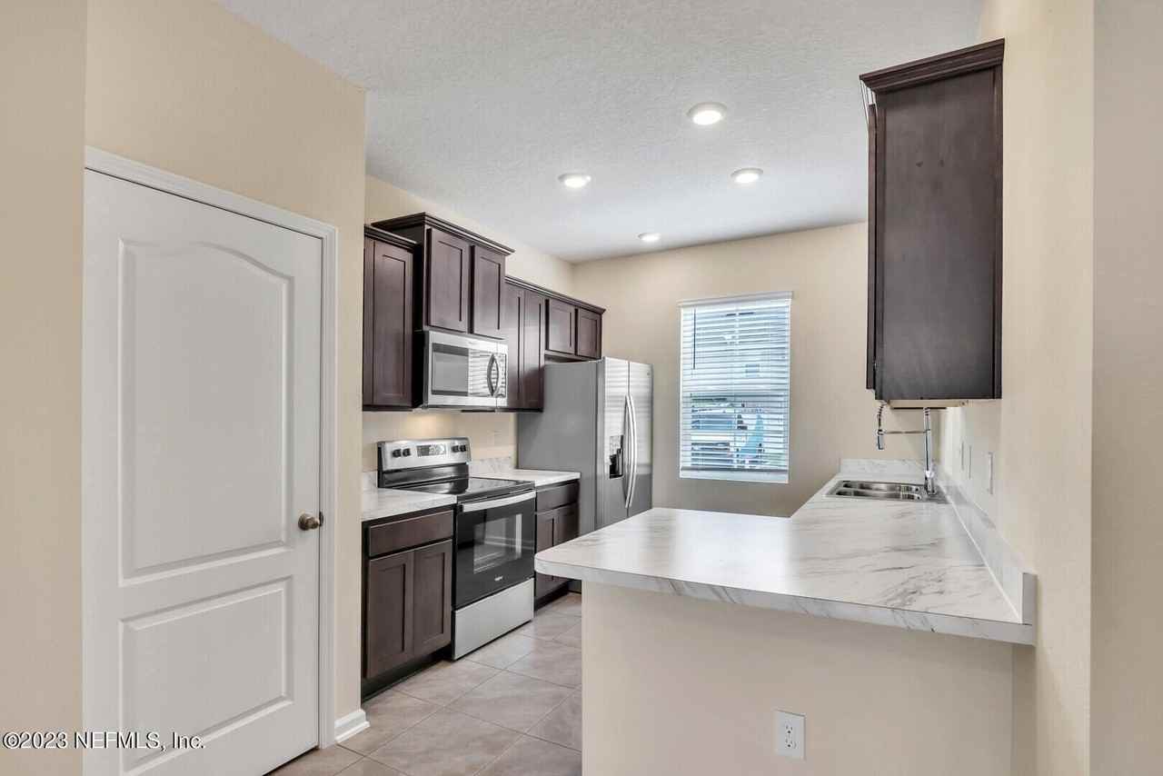 448 Running Woods St - Photo 3 of 13