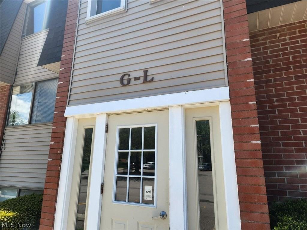 216 Moore Rd - Photo 2 of 8