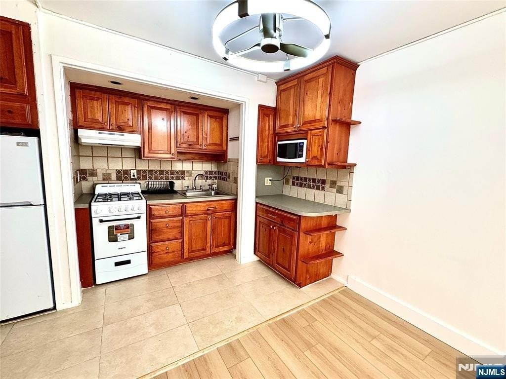 400 Fairview Ave - Photo 2 of 29
