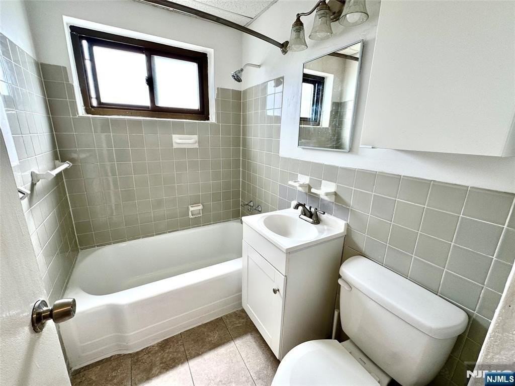 400 Fairview Ave - Photo 6 of 29