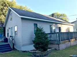 featured image of 1 Cedar Ln