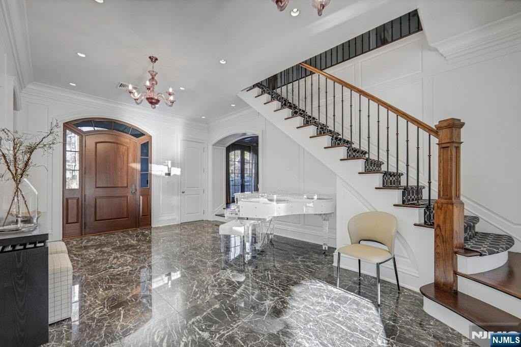 373 Hardenburgh Ave - Photo 6 of 42