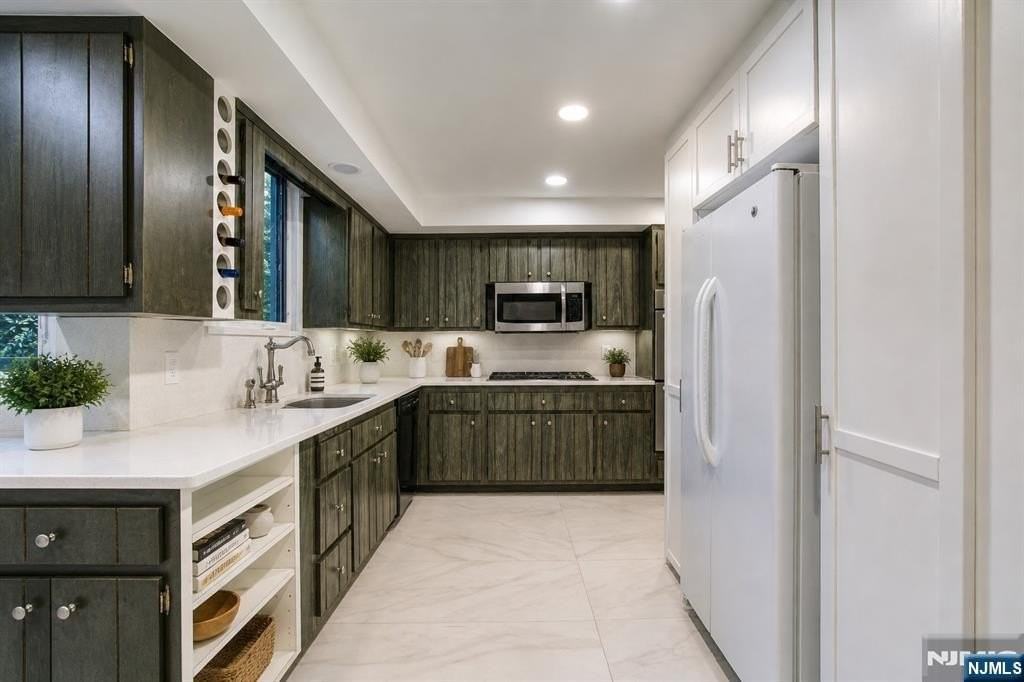 91 Birchwood Rd - Photo 5 of 14