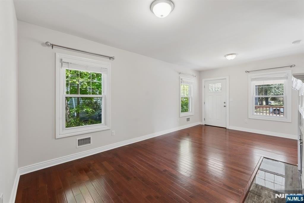 6 Elm St - Photo 3 of 14