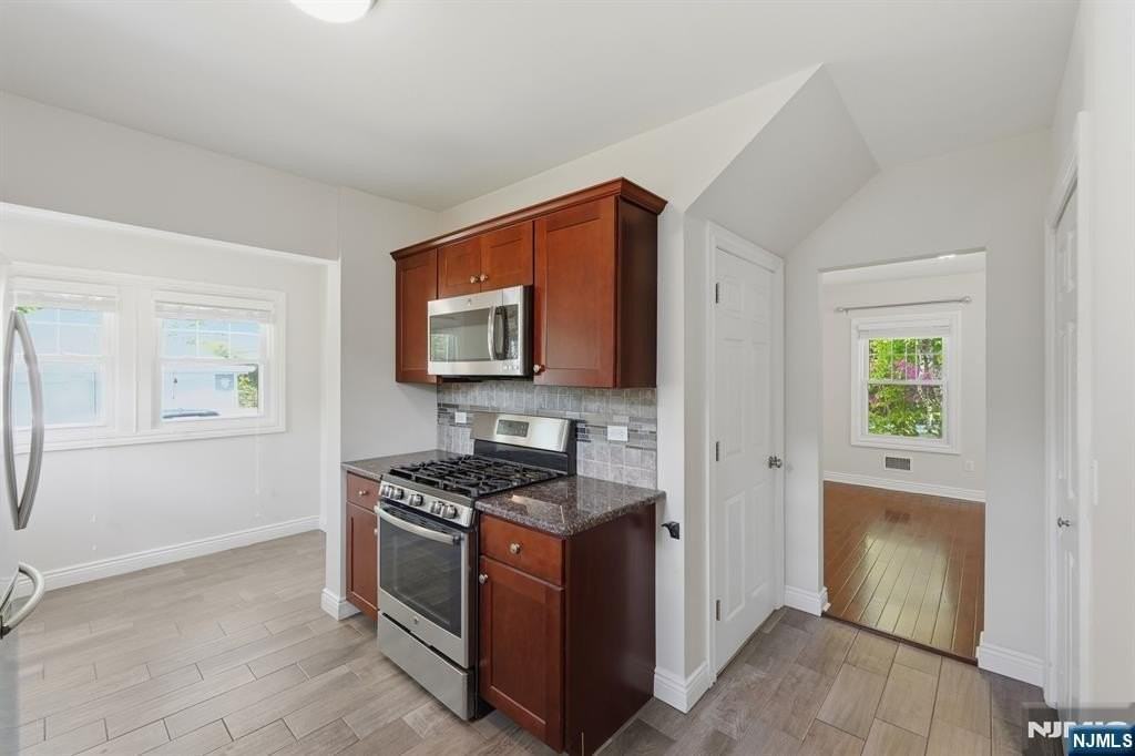 6 Elm St - Photo 7 of 14