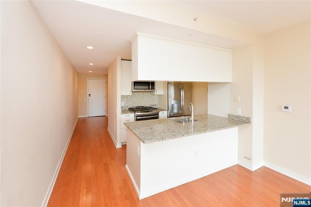 1111 Hudson Park - Photo 6 of 23