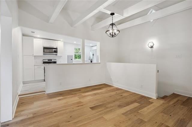 734 Alvar St - Photo 4 of 11