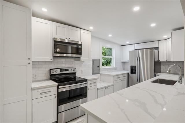 734 Alvar St - Photo 7 of 11