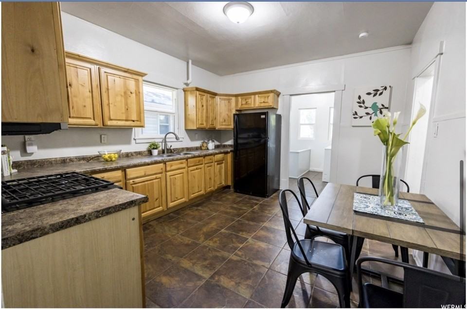 254 Sw - Photo 4 of 20