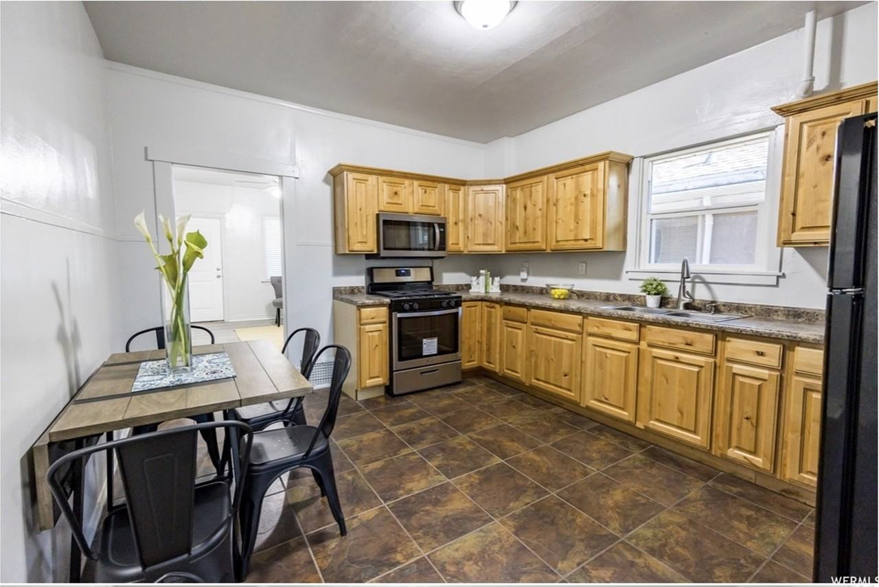 254 Sw - Photo 5 of 20