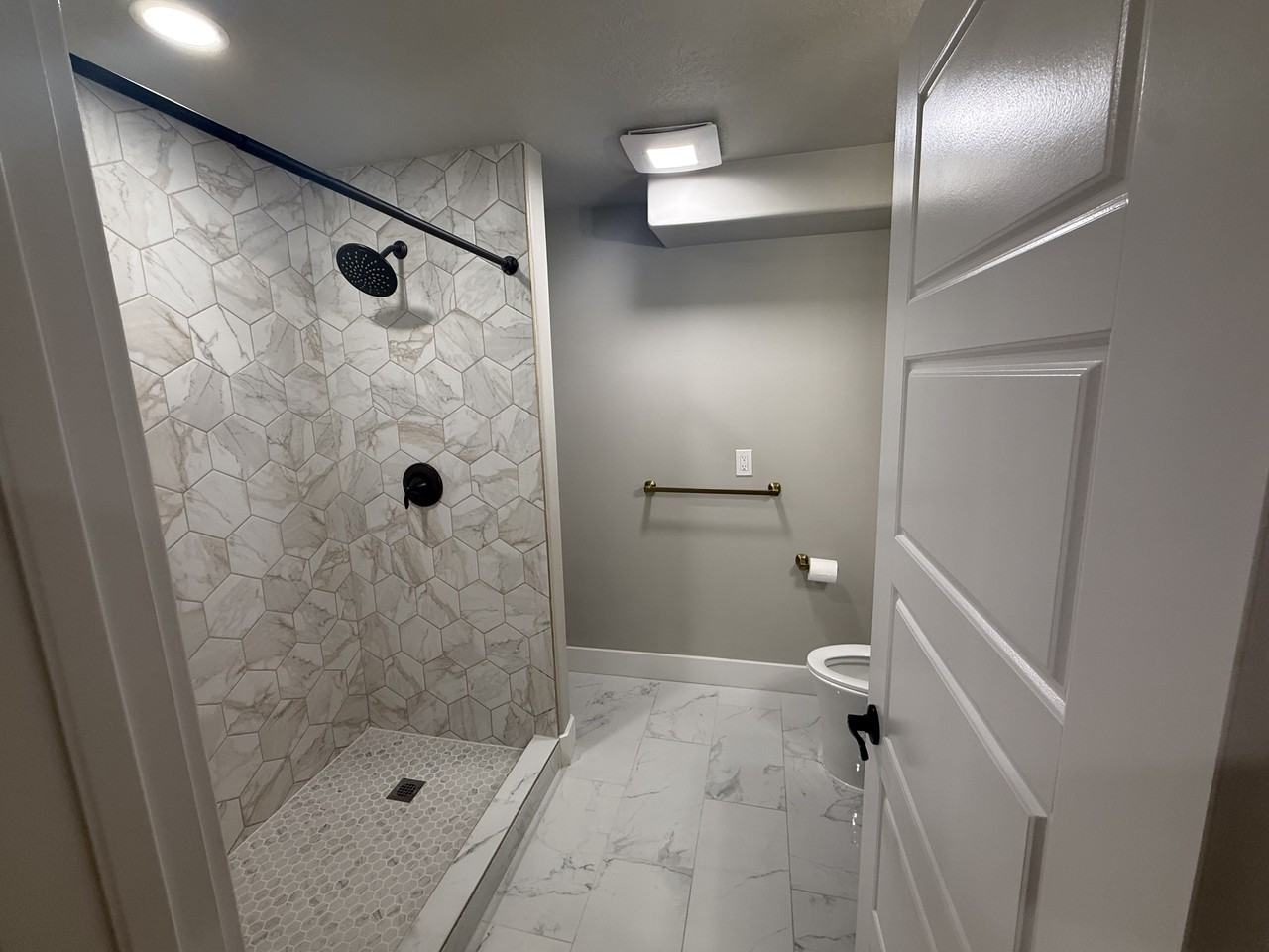 9962 S Colton Spring Ln - Photo 2 of 22