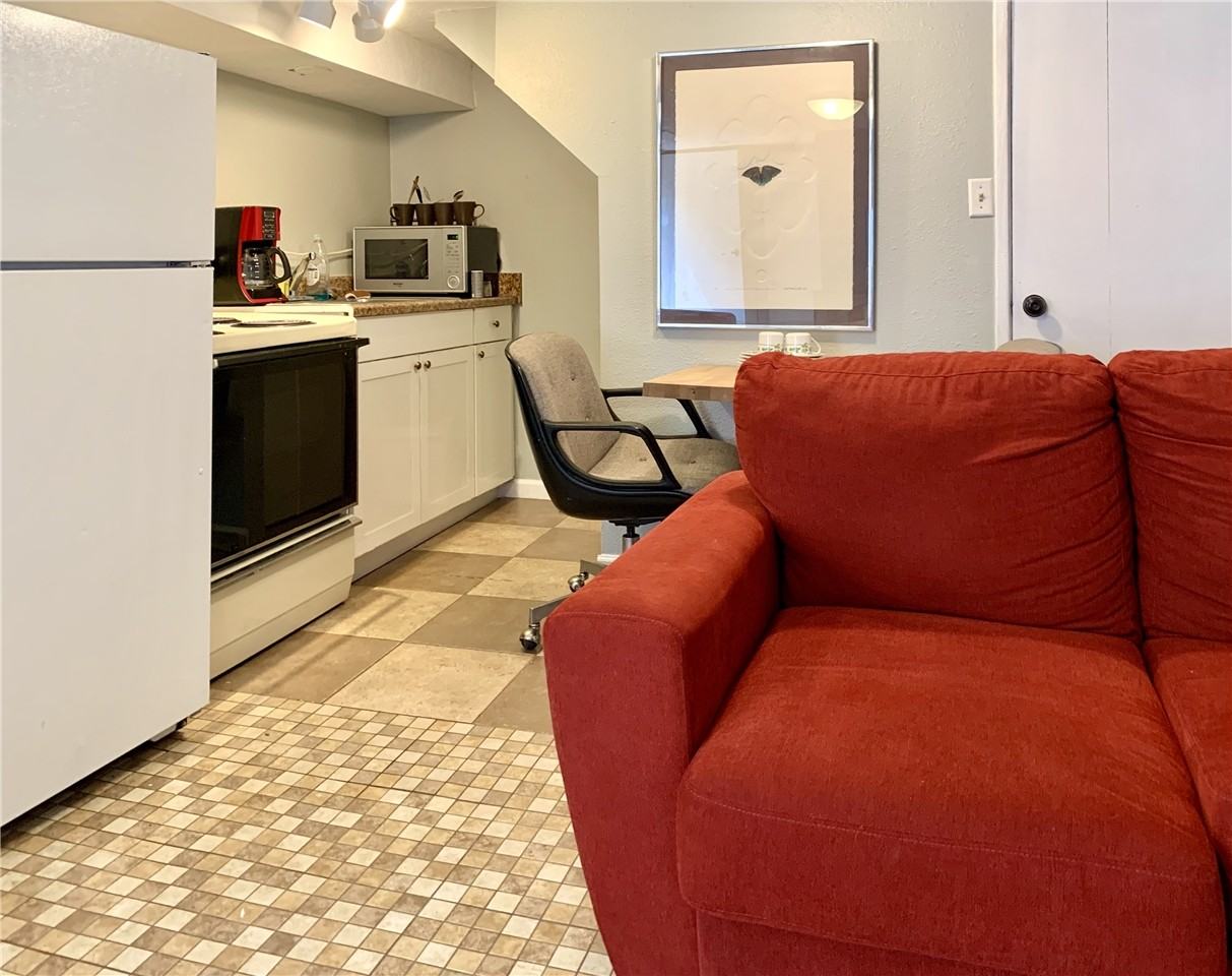 175 S St - Photo 2 of 10