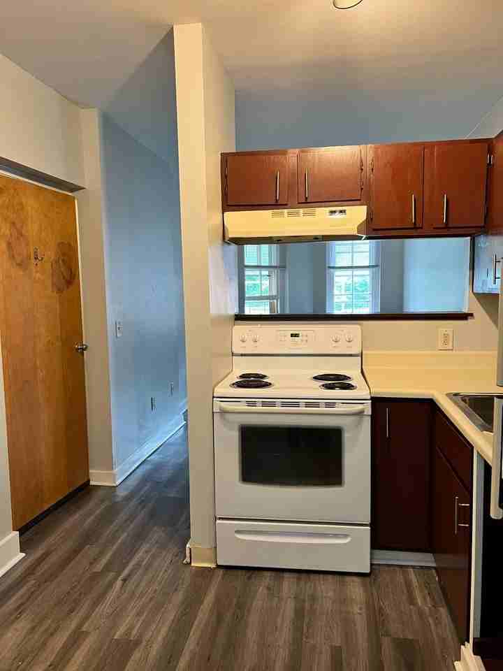 13 N College St #4 - Photo 2 of 7